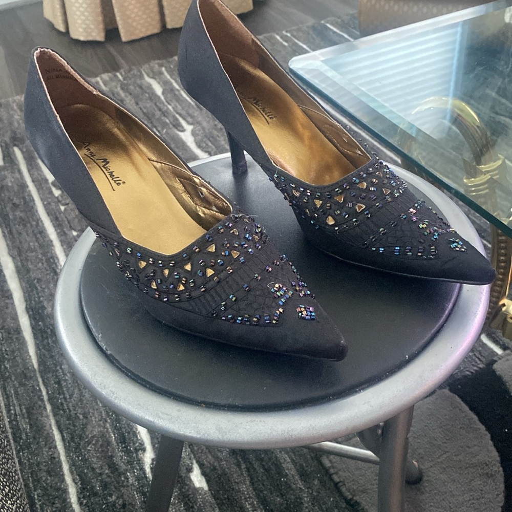 Blk beaded evening shoes🖤 fabulous 7 1/2 like new multi color beads unique 🖤